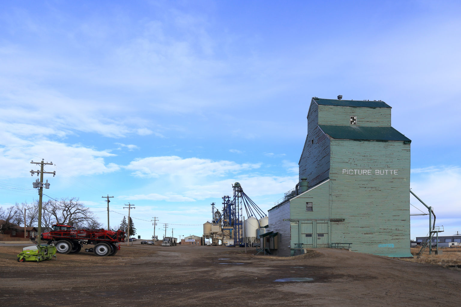 Picture Butte Alberta Grain Elevator wdllm.ca